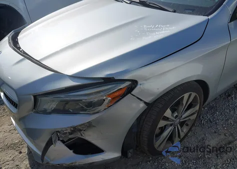 2014 Mercedes-Benz Cla 250 z USA, uszkodzony, nr VIN WDDSJ4EB2EN038224